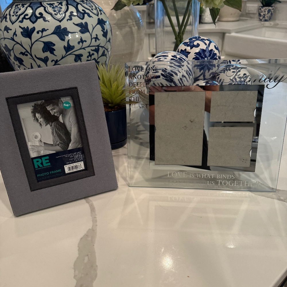 TARGET PICTURE FRAMES SET OF 2 NEVER BEEN USED  GREY PICTURE FRAME 4 INCH X 6 IN